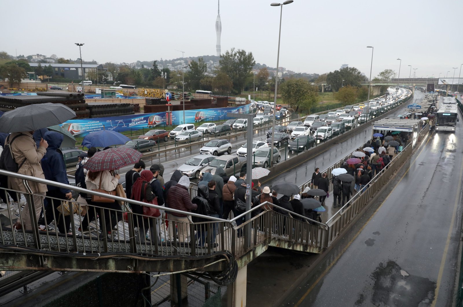 Istanbul's traffic puts citizens' health at risk: Report | Daily Sabah - Daily Sabah