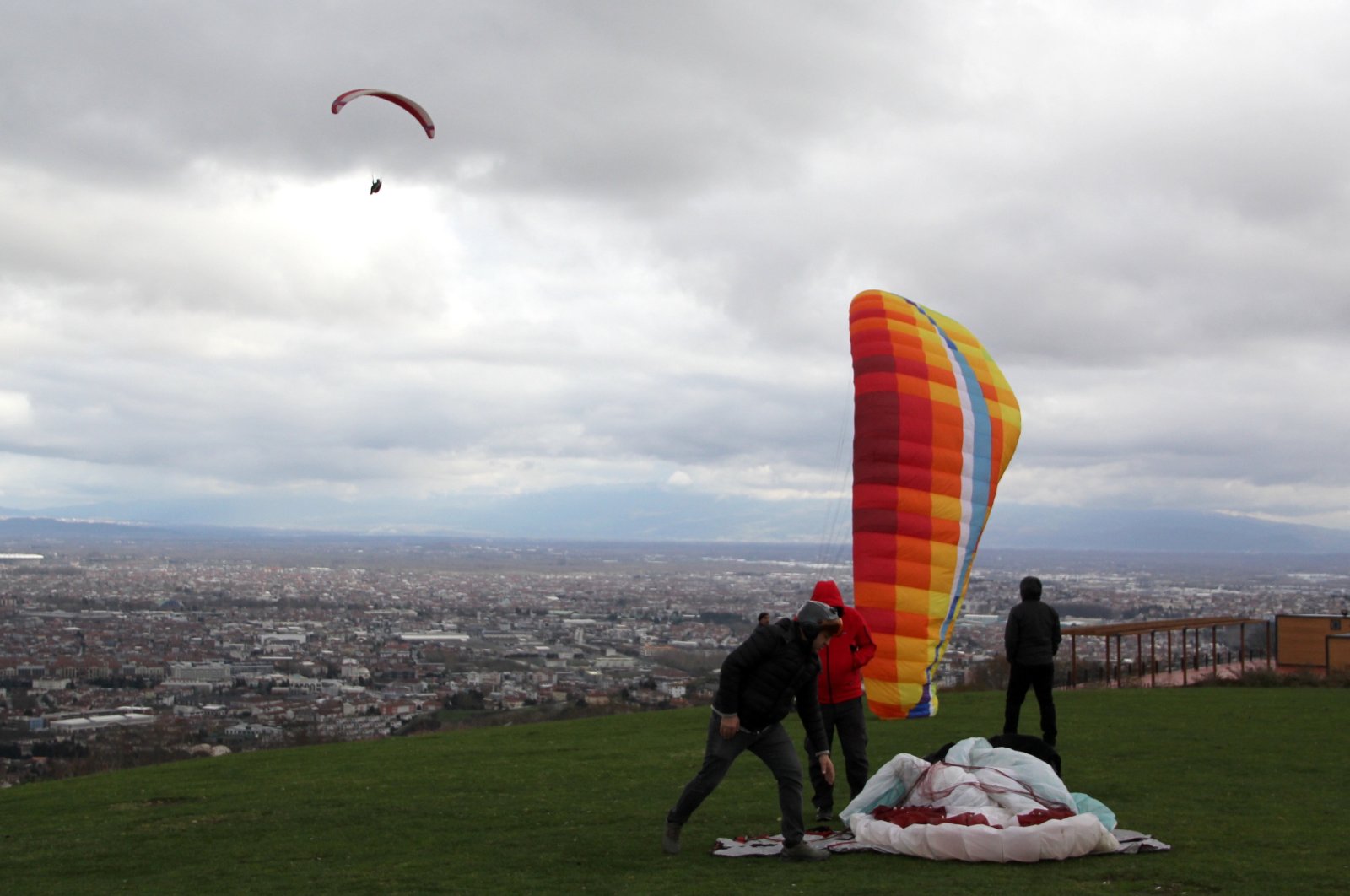 Sakarya hosts paragliders across Türkiye despite cold | Daily Sabah - Daily Sabah