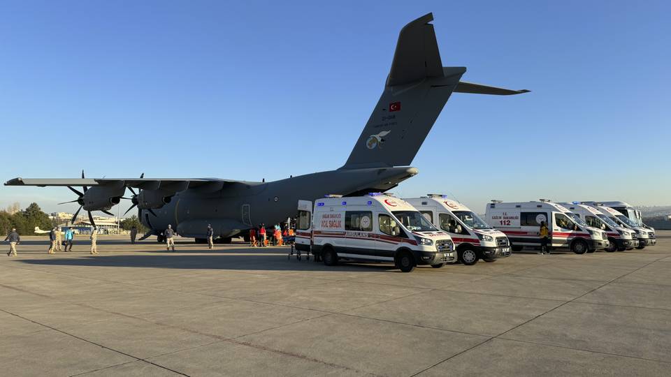 Türkiye evacuates dozens more Palestinian patients from Gaza - TRT World