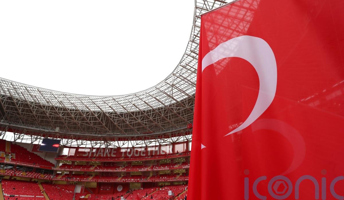 Fresh controversy in Turkey as Istanbulspor leave pitch in apparent protest - Offaly Live