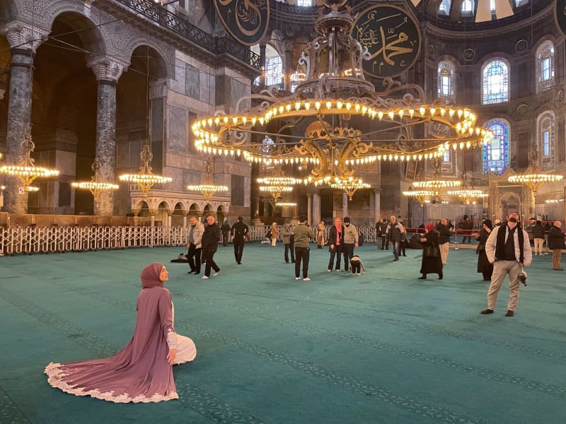 İstanbul’un sembolü Ayasofya Camii için yeni ziyaretçi kuralları belirlendi