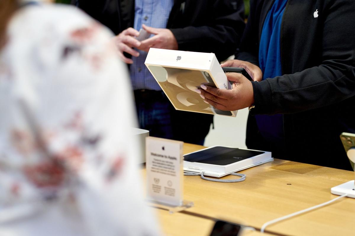 Apple Scores Win in Labor Case Involving Fired Retail Workers – Yahoo Finance