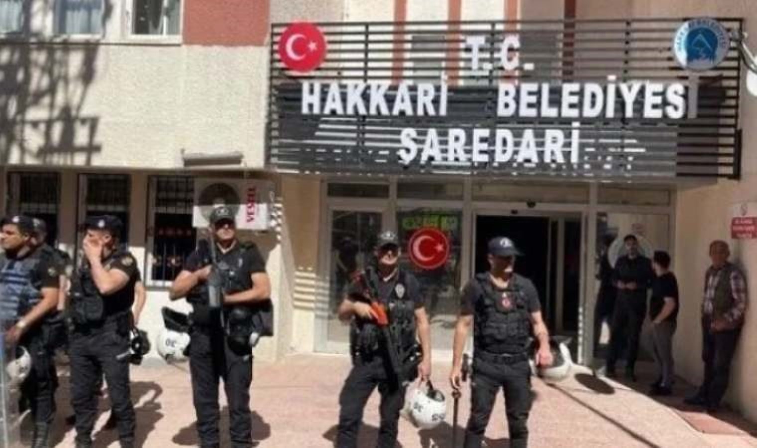 Hakkari Belediyesi’ne kayyum atanmasına siyasi partilerden tepki yağdı: ‘Bu hukuksuzluktur, siyasi hamledir’ – Cumhuriyet