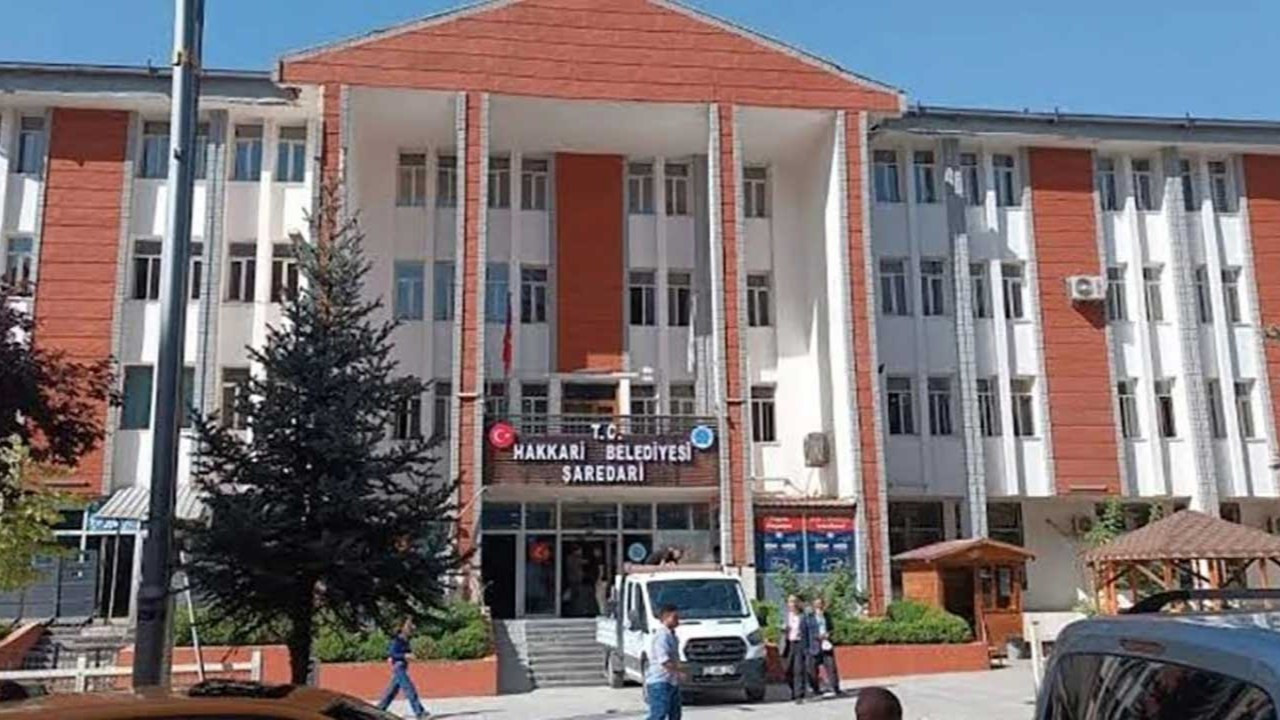 Hakkari Belediyesi'ne polis baskını: Eşbaşkan Akış gözaltına alındı - Gazete Duvar