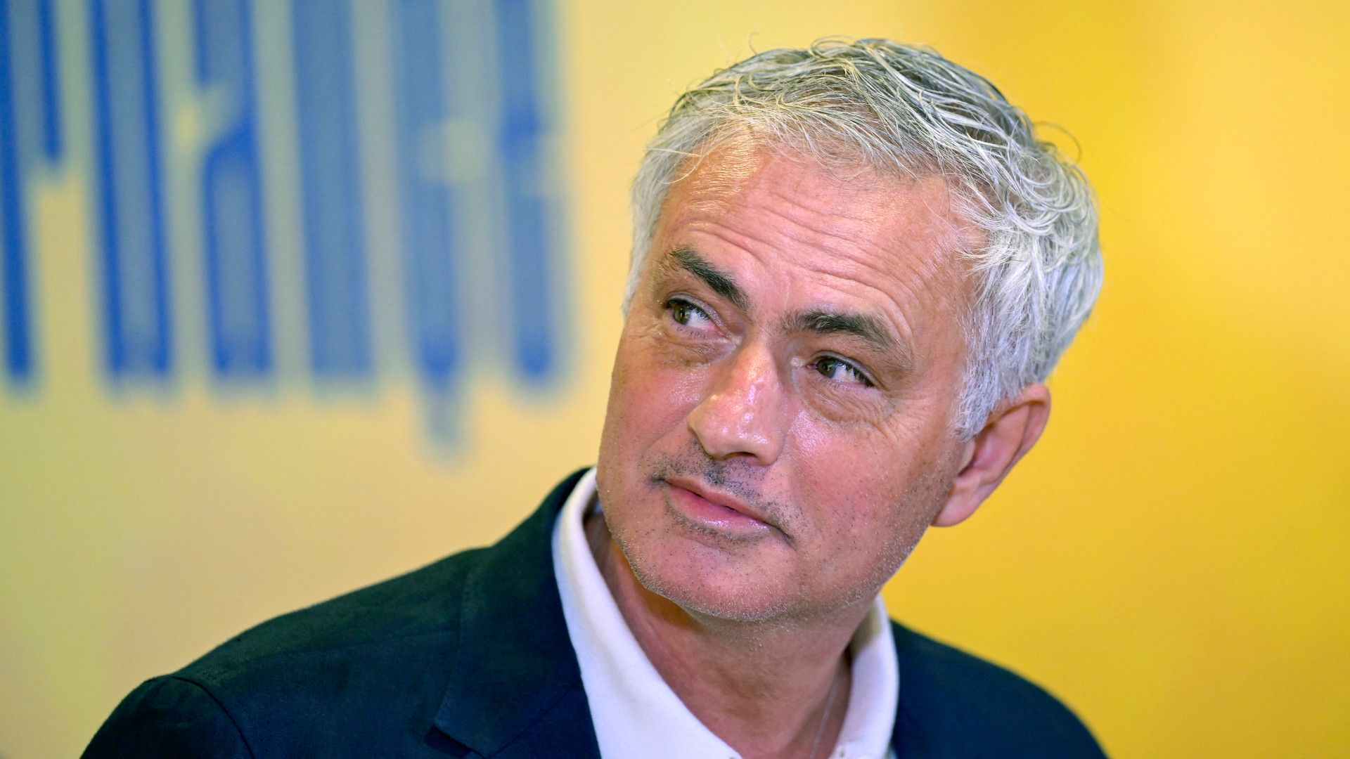 Jose Mourinho’nun İstanbul’daki yeni rakibi! Besiktas, eski Arsenal ve Barcelona yıldızını baş antrenör olarak atan José Mourinho’nun yerine adını açıkladı – Goal.com