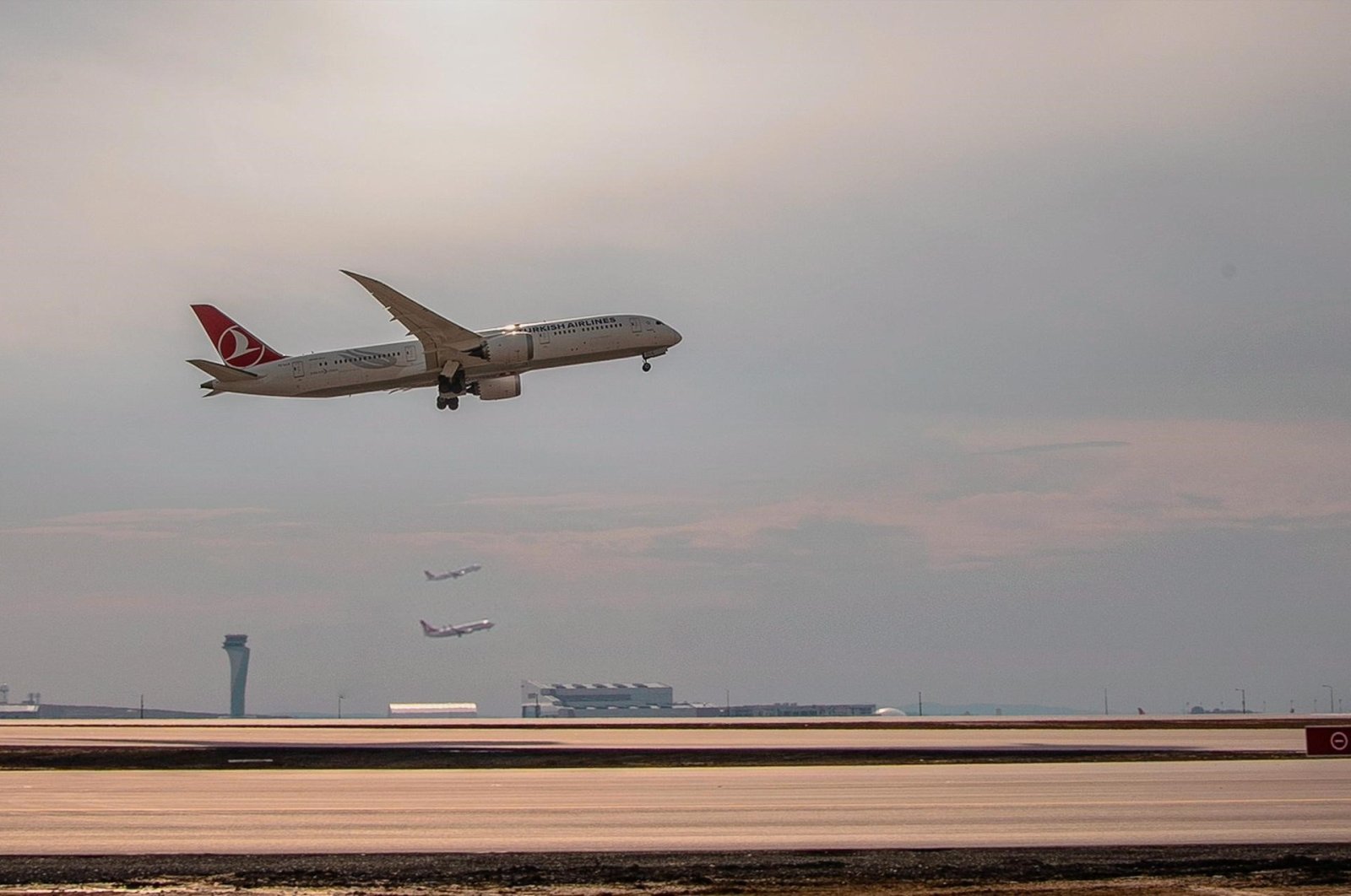 Istanbul Airport sets new record in number of daily passengers | Daily Sabah - Daily Sabah