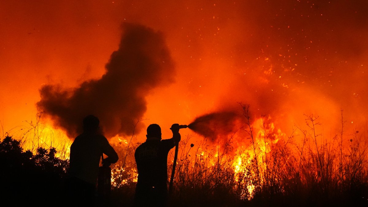 Wildfires rip through popular Turkish beach resort as hotels evacuated - inews